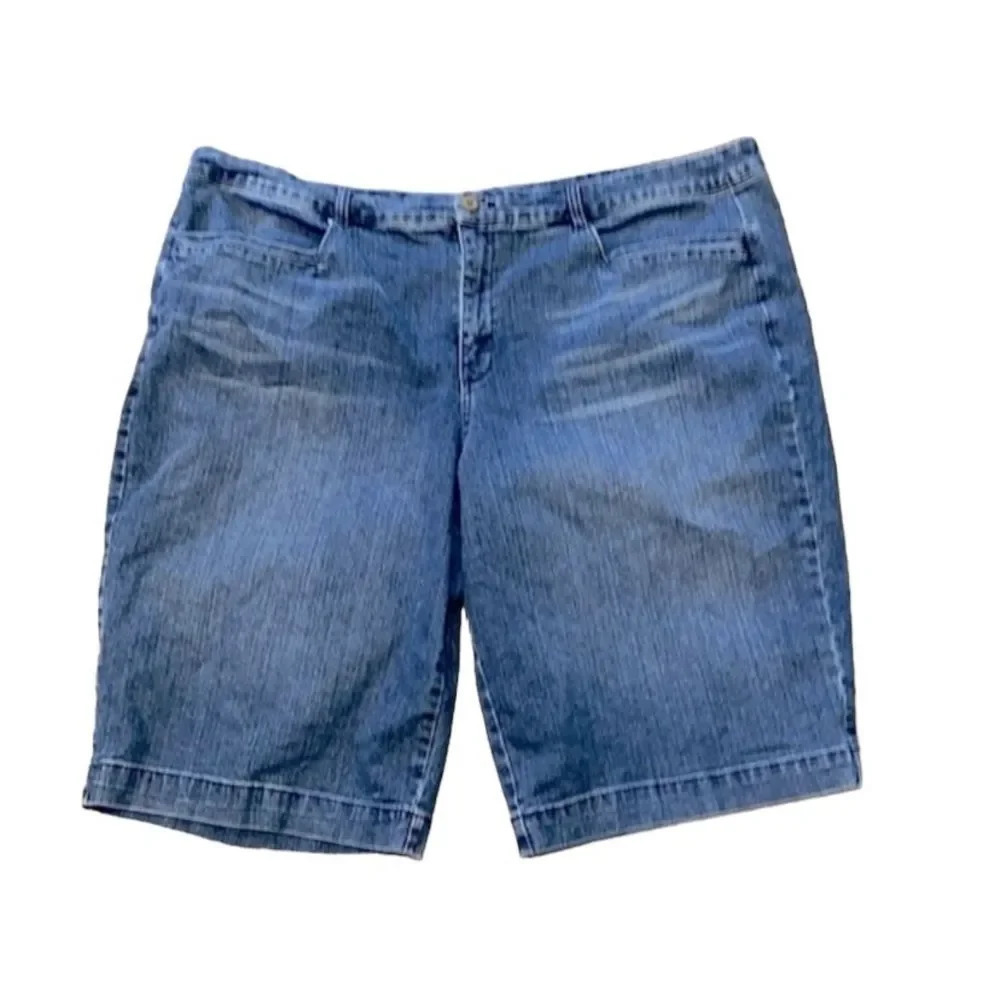 Bandolino jean shorts size 22